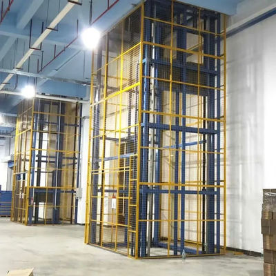 Αγορά 4 Ανέβασμα κλουβιών 3000kg Υδραυλικό ανελκυστήρα εμπορευμάτων Πλήρως κλειστό ανελκυστήρας φορτίου online manufacture